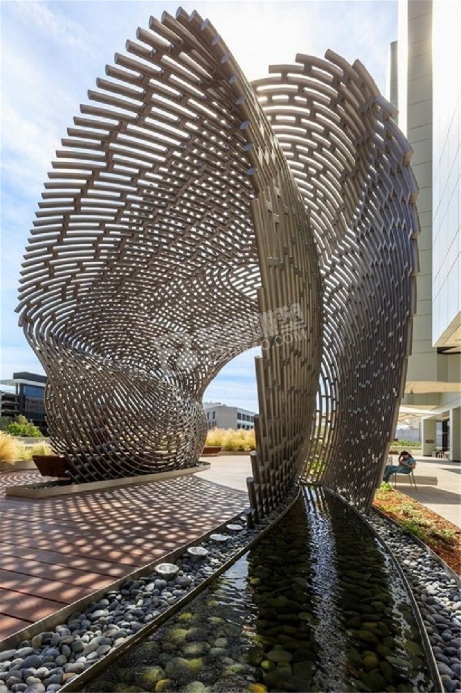 商业广场金属抽象异形不锈钢雕塑定制