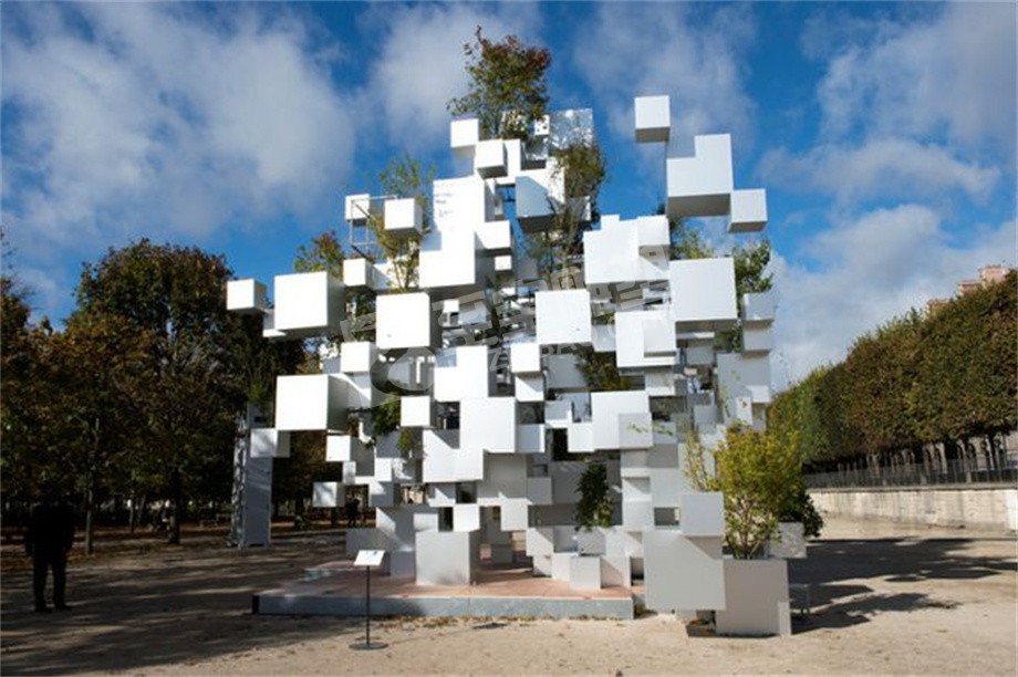 公园广场创意镜面魔方不锈钢雕塑定制