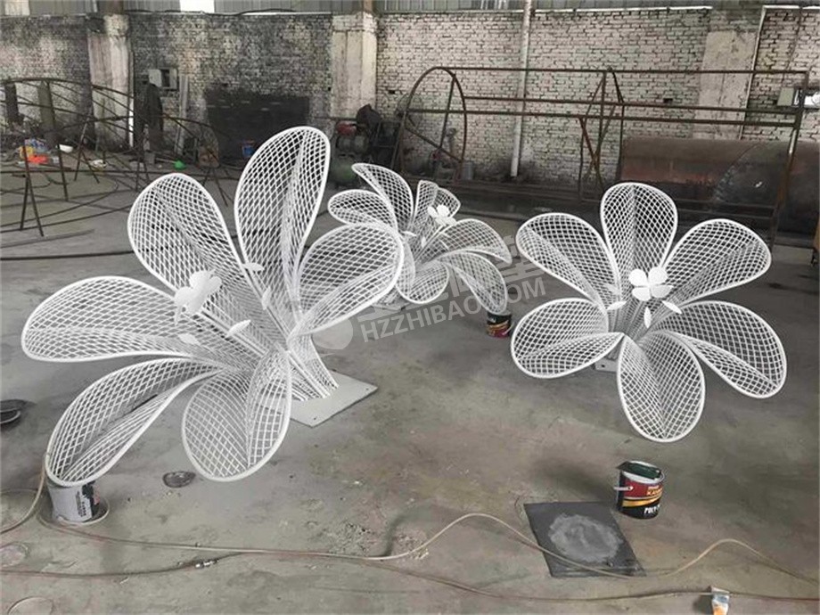 城市公园镂空花朵不锈钢雕塑定制