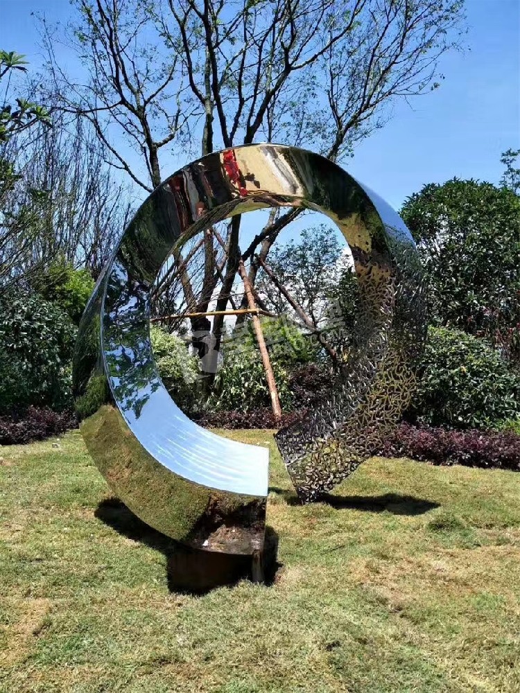 园林景观小品镜面创意半圆不锈钢雕塑定制