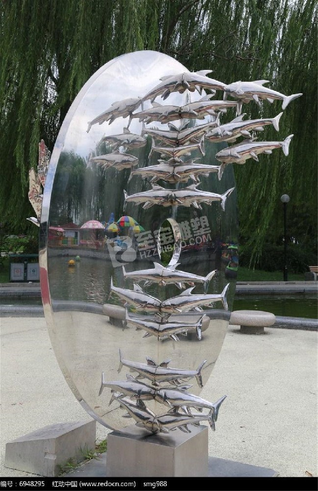 城市公园广场镜面鱼群不锈钢雕塑定制